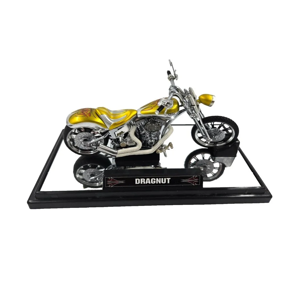 Von Dutch Dragnut 1:10 Scale Die Cast Gold & Silver Model Motorcycle in Case